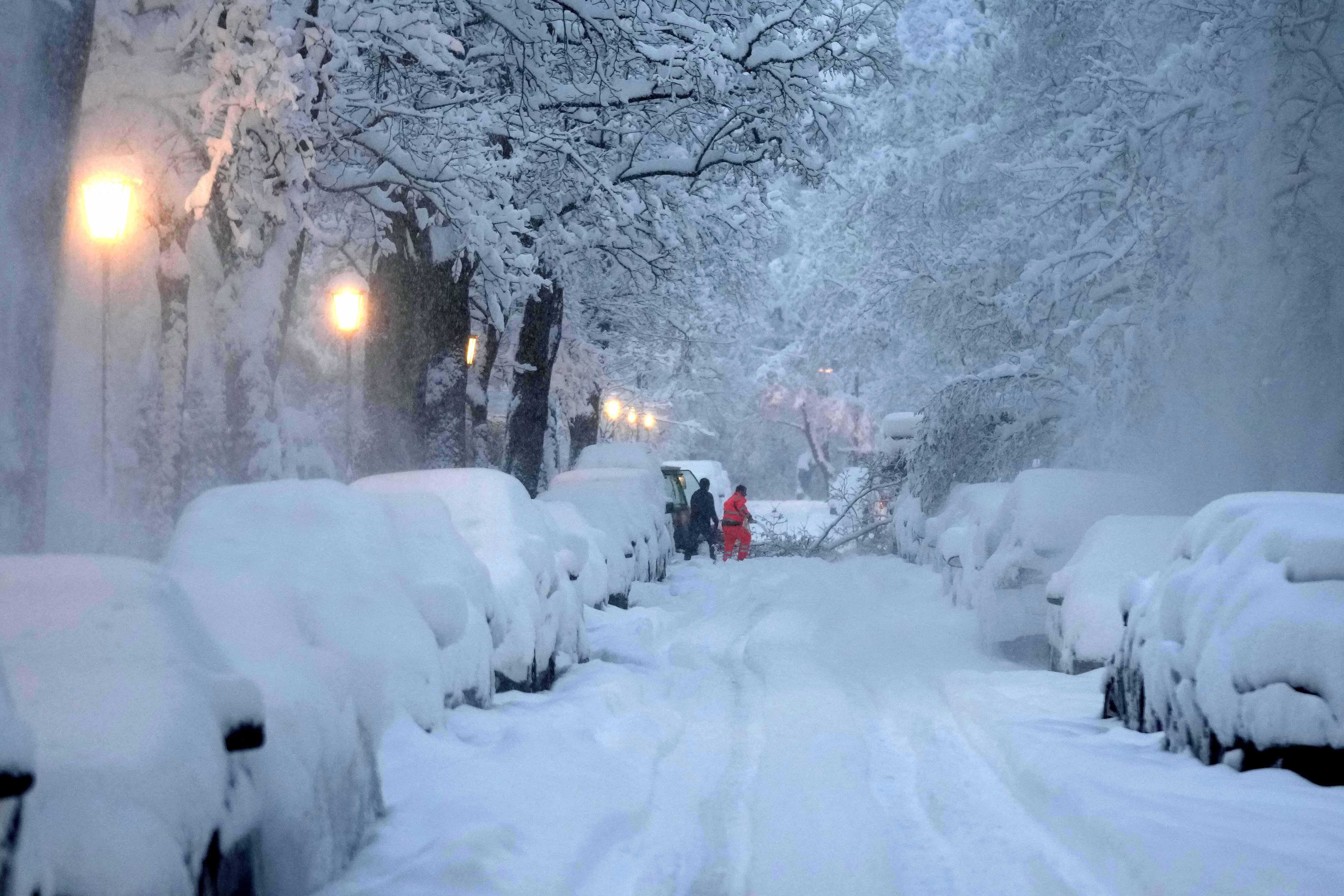 （外代一线）德国慕尼黑遭遇大雪
