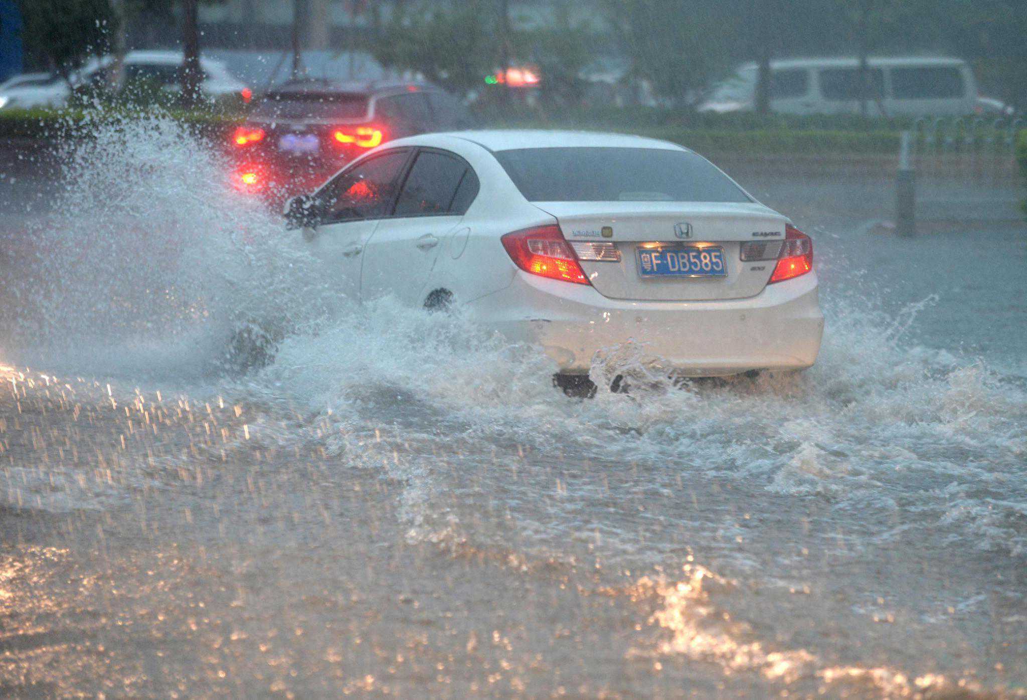 广东！雷电黄色预警、雷雨、大雨来袭