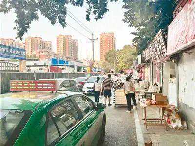 堵成一锅粥，合作路施工围挡啥时能撤？施工方最新回应