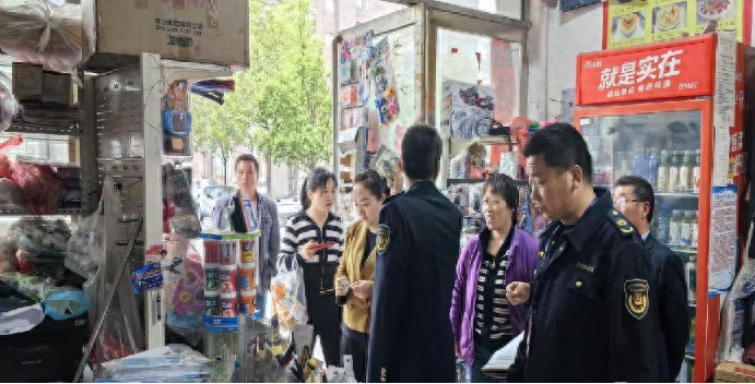 河南内乡：整治校园周边环境 共建平安文明校园
