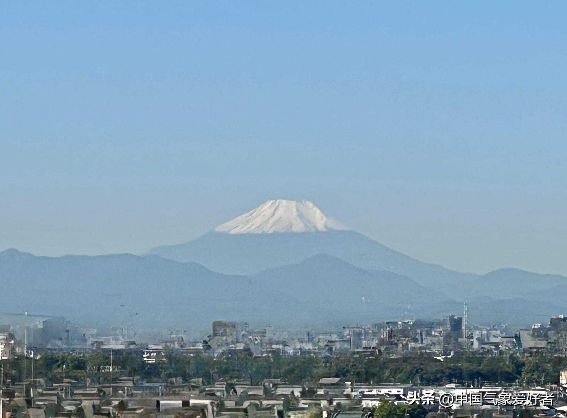 日本富士山突然变白头翁，全球变暖已经不灵？气象厅：太晚了