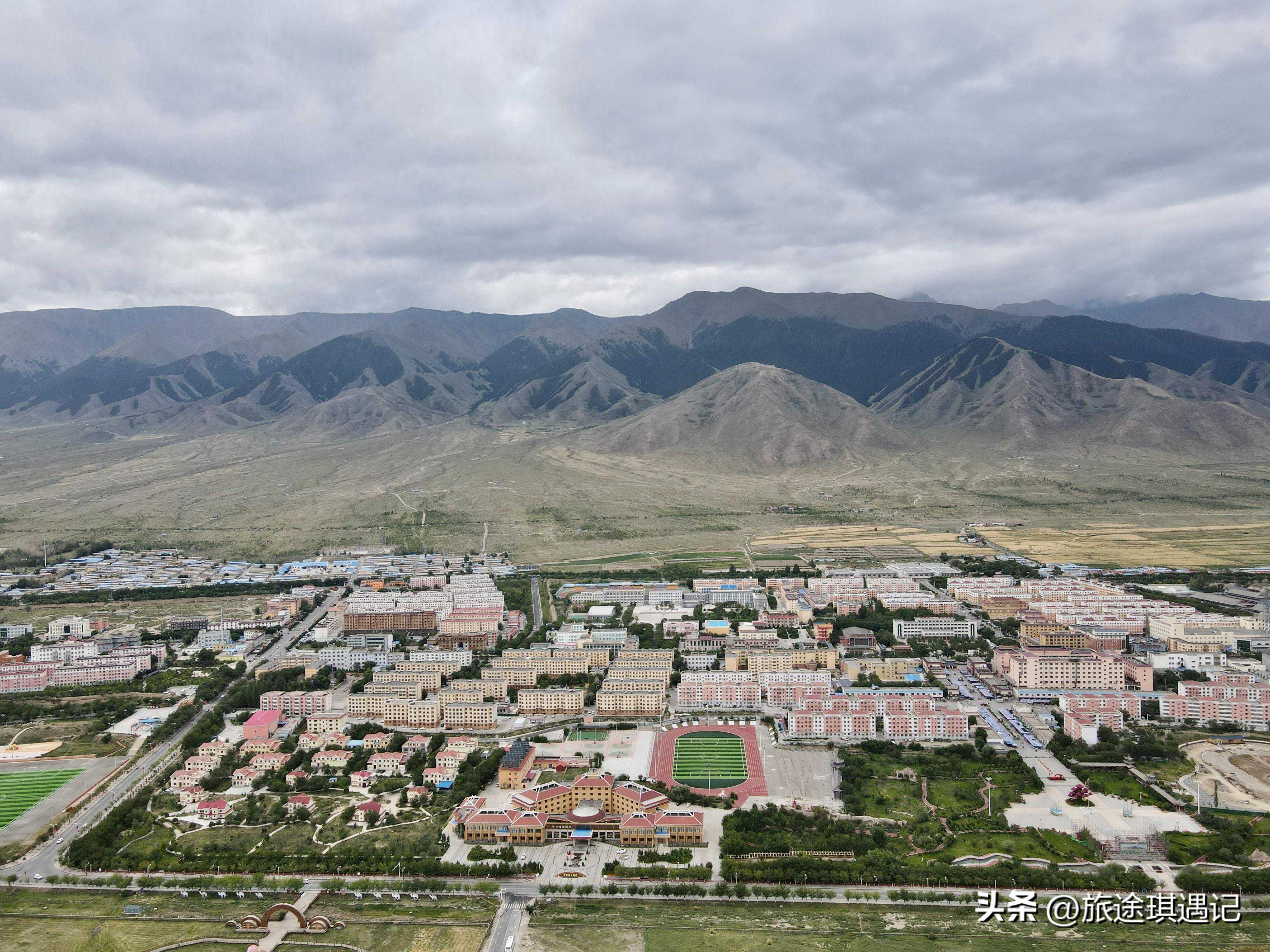小众旅游目的地巴里坤，天山脚下的美丽城镇，新疆连接中原的节点