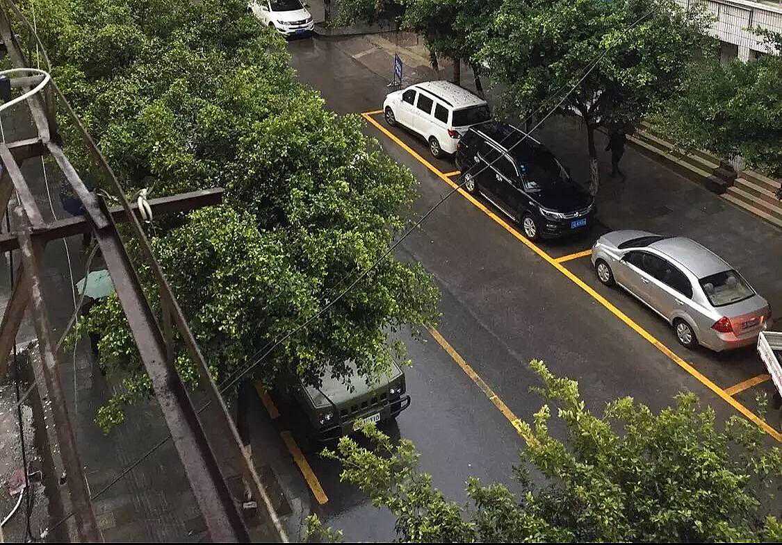 云南怒江开启“桃花汛” 滇中及以东以南明起或将遭遇“倒春寒”