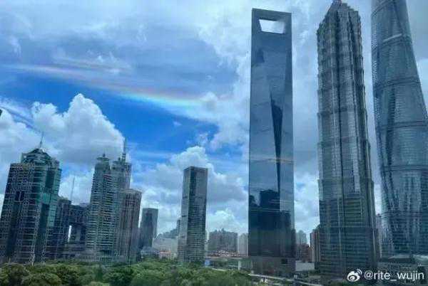 上海人注意！多区发布台风暴雨蓝色预警！风雨最强时段公布