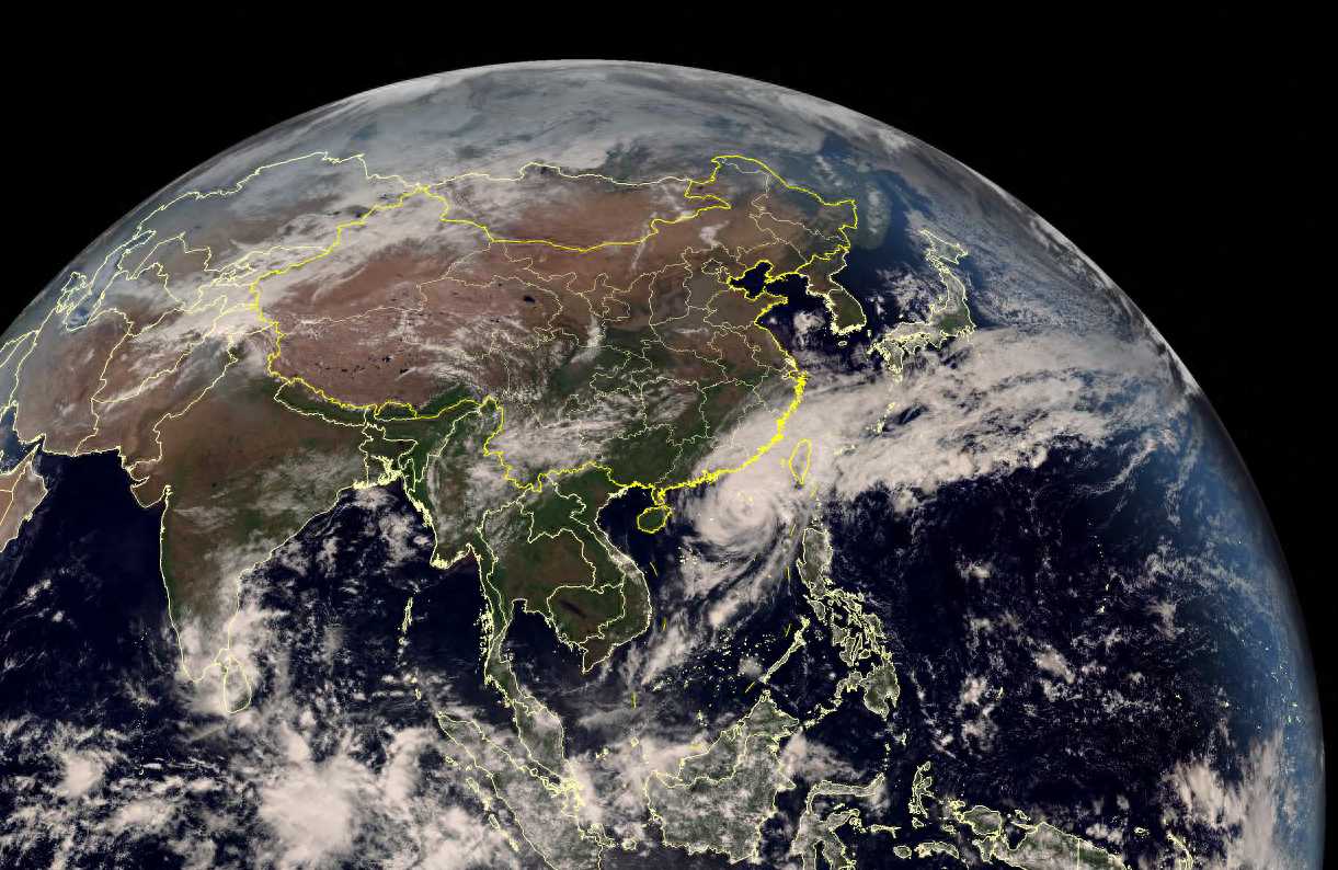 高清卫星云图看地球：冷空气攻入我国新疆，台风玉兔逼近广东福建