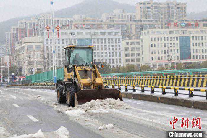 江西彭泽：积极应对低温雨雪天气