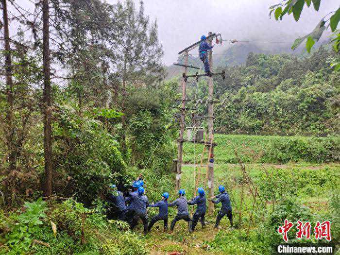 广西电网受强对流天气影响用户基本恢复供电