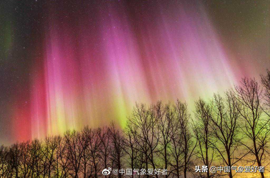 美国多地红光漫天，是极端天气发作前兆？分析：太阳打了个喷嚏