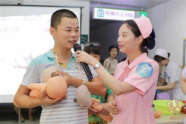 单位私密空间难找，存奶不当易变质，酷暑天气令江城“背奶妈妈”很心烦
