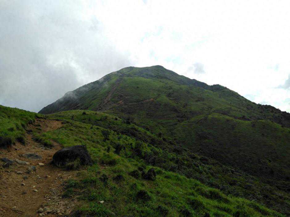 赣南第一高峰齐云山——象风象雨又象雾